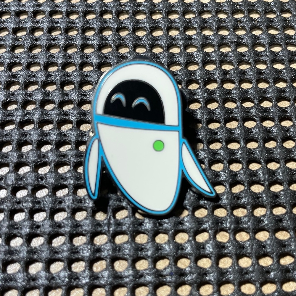 Eve Enamel Pin